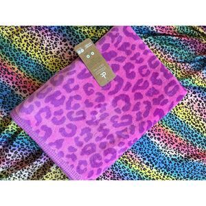 Deborah Connolly Designs PINK Leopard Print Beach Towel NWT 36x68 Cotton Lyocell